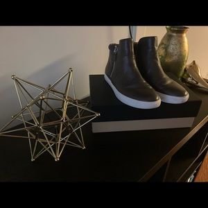 Leather Sneakers by Kenneth Cole